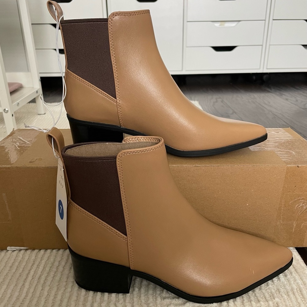 NWT A New Day Two-Tone Brown Tan Ankle Boots | Size 7